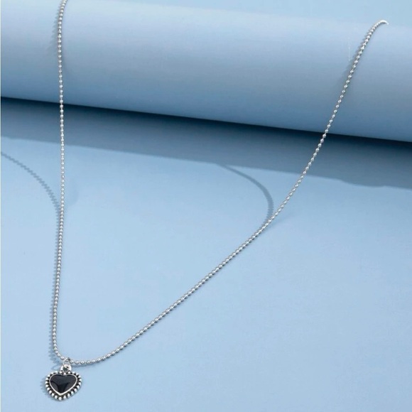 On hold// Black Heart Silver Chain Necklace - Picture 3 of 4
